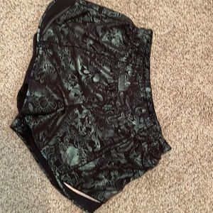 Logo flourish hotty hot shorts